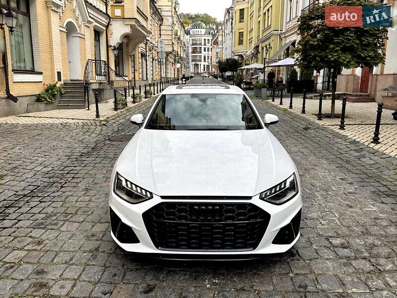 Седан Audi A4 2022 в Киеве