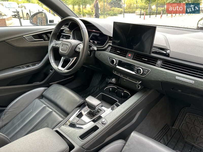 Седан Audi A4 2022 в Киеве