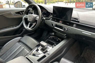 Седан Audi A4 2022 в 