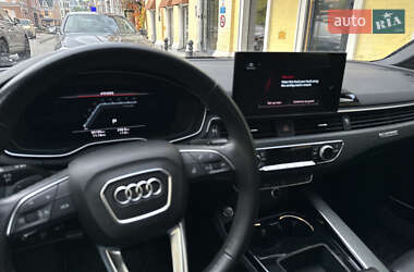 Седан Audi A4 2022 в 