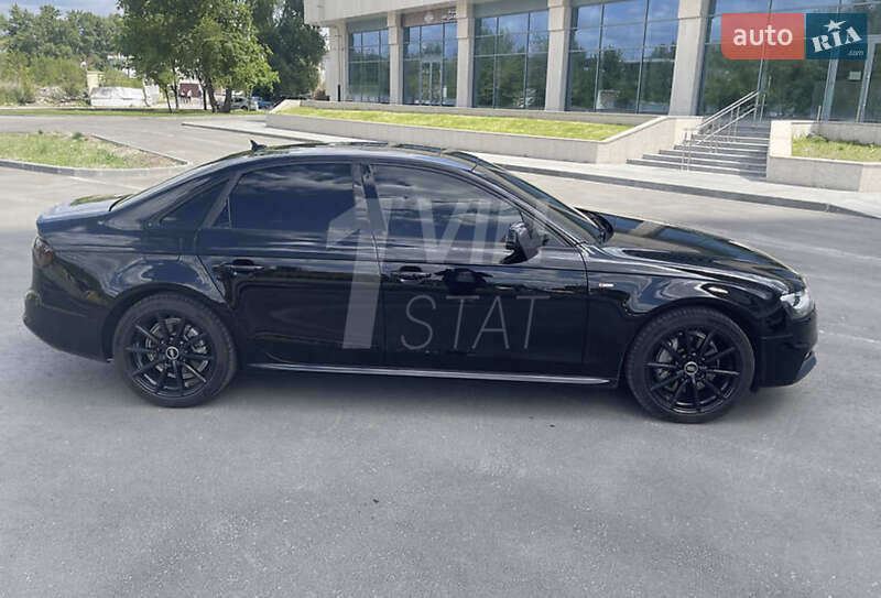 Седан Audi A4 2015 в Кривом Роге