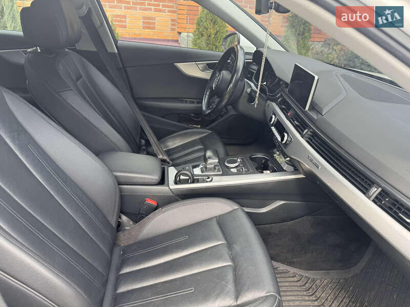 Седан Audi A4 2017 в Полтаві
