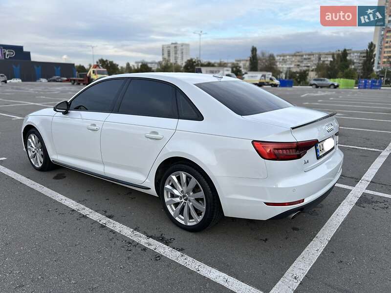 Седан Audi A4 2017 в Киеве