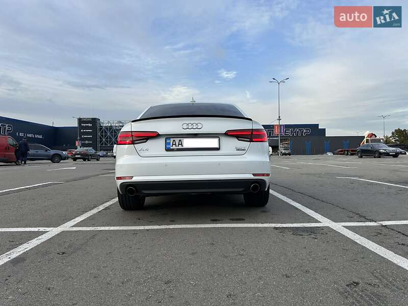 Седан Audi A4 2017 в Киеве