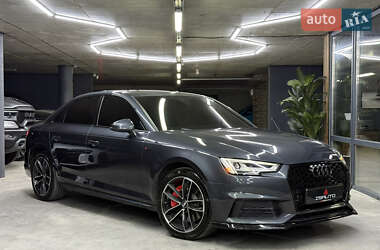 Седан Audi A4 2015 в 
