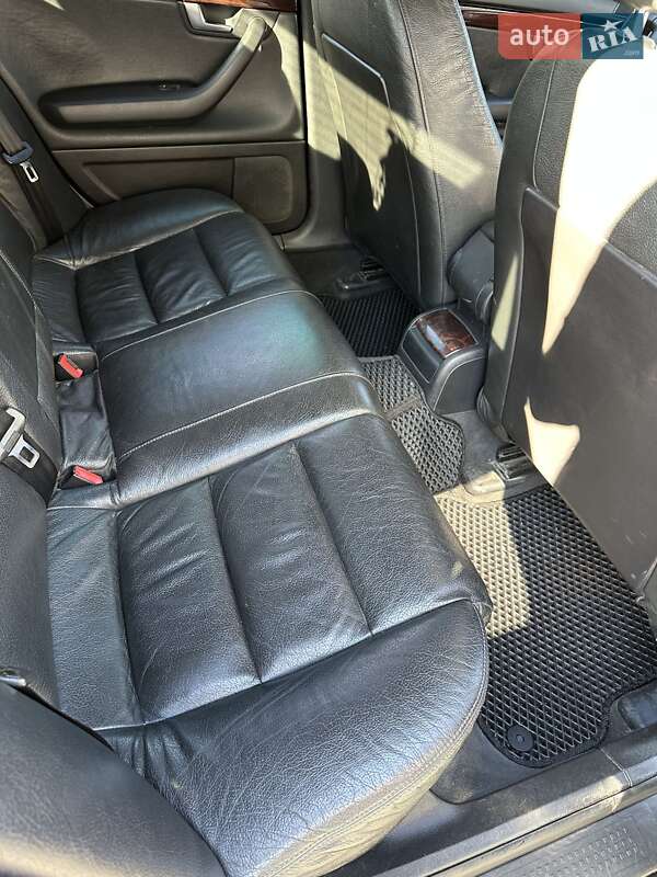Седан Audi A4 2004 в Вышгороде