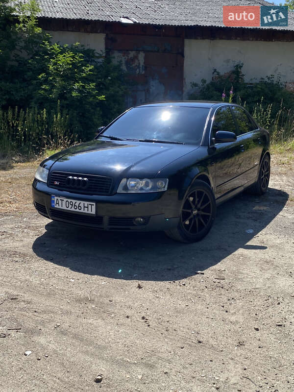 Седан Audi A4 2001 в 