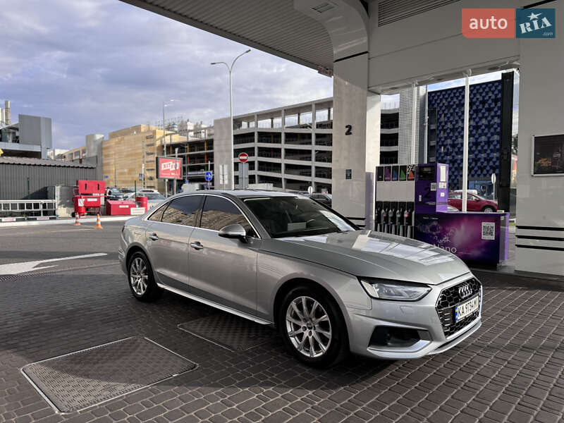 Седан Audi A4 2020 в Киеве