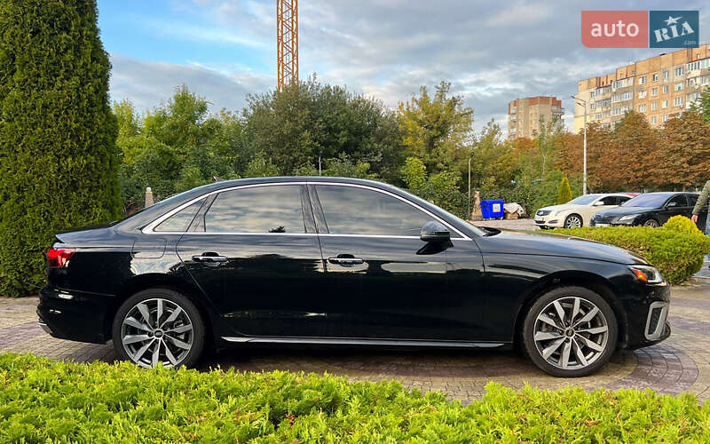 Седан Audi A4 2022 в Львове