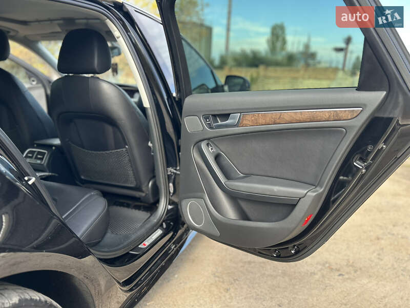 Седан Audi A4 2013 в Николаеве