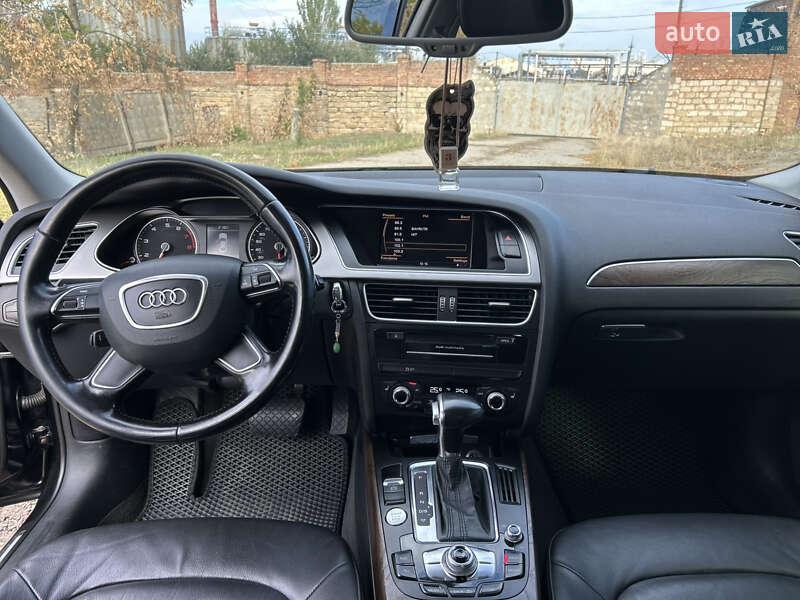 Седан Audi A4 2013 в Николаеве