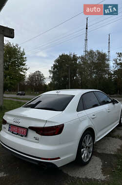 Седан Audi A4 2018 в 
