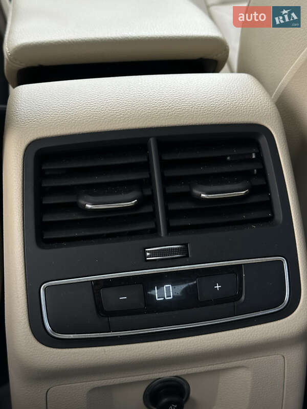 Седан Audi A4 2018 в Луцке