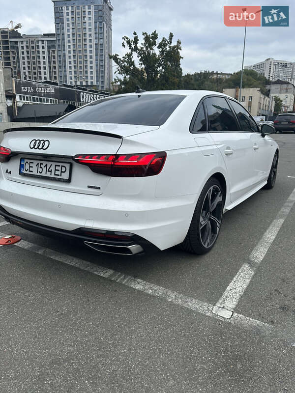 Седан Audi A4 2022 в Киеве