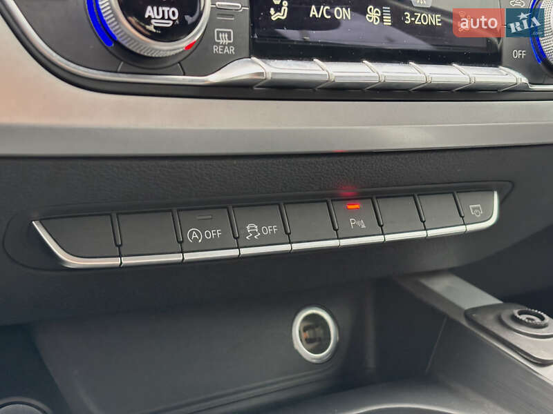 Универсал Audi A4 2017 в Киеве