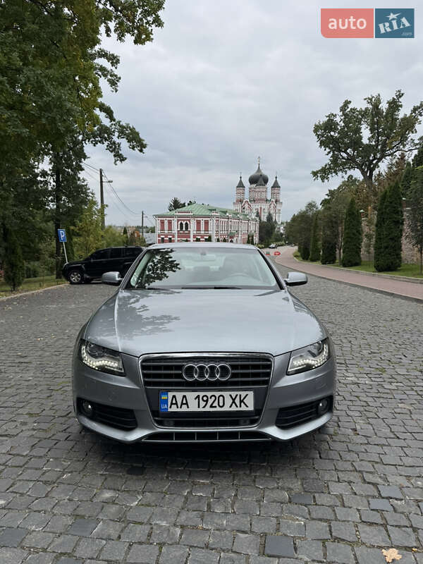 Седан Audi A4 2010 в Киеве