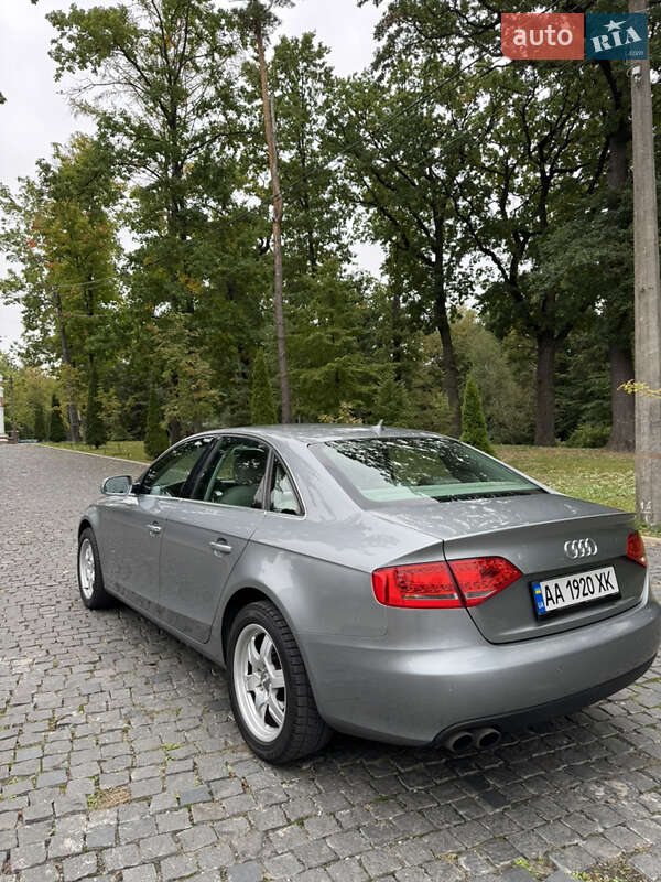 Седан Audi A4 2010 в Киеве
