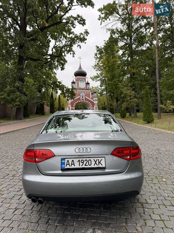 Седан Audi A4 2010 в Киеве