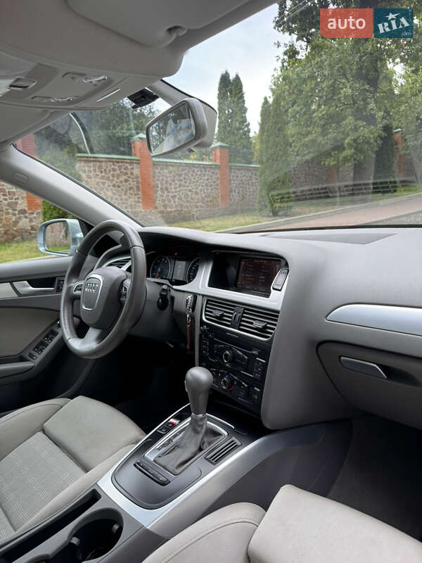 Седан Audi A4 2010 в Киеве