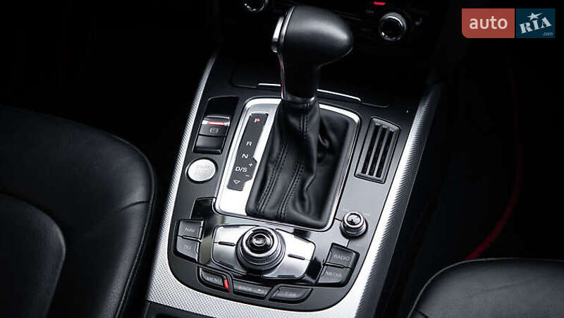 Седан Audi A4 2015 в Киеве