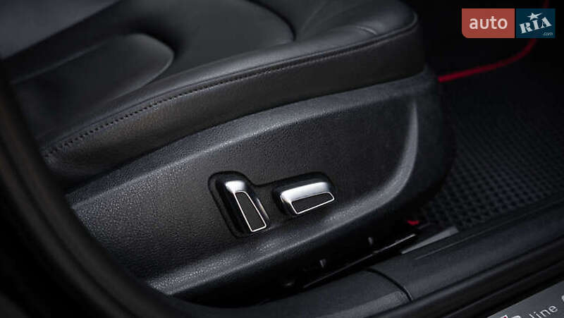 Седан Audi A4 2015 в Киеве