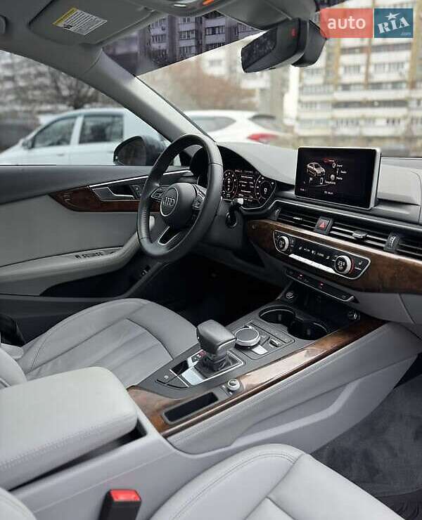 Седан Audi A4 2019 в Киеве