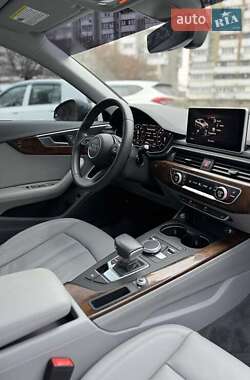 Седан Audi A4 2019 в 