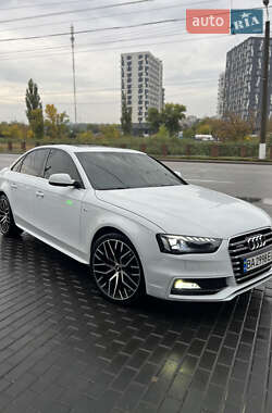 Седан Audi A4 2015 в 