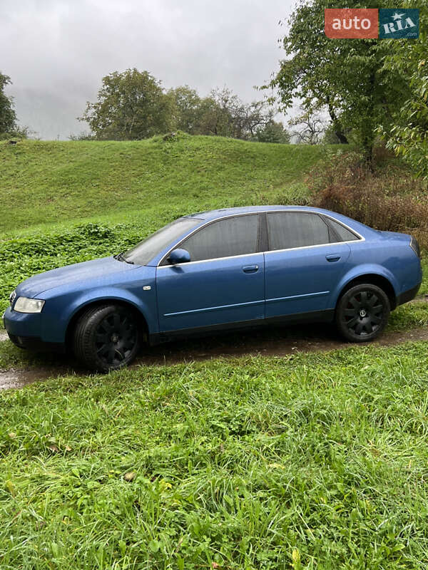 Седан Audi A4 2000 в Косове