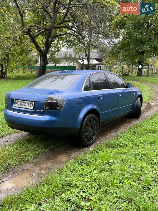 Седан Audi A4 2000 в Косове