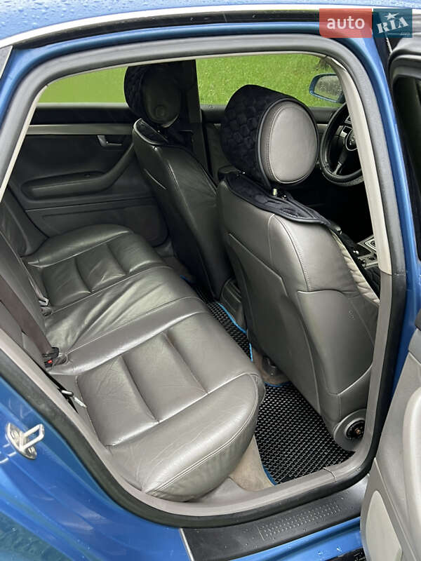 Седан Audi A4 2000 в Косове