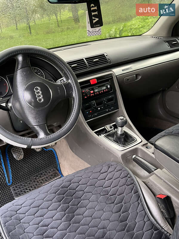 Седан Audi A4 2000 в Косове