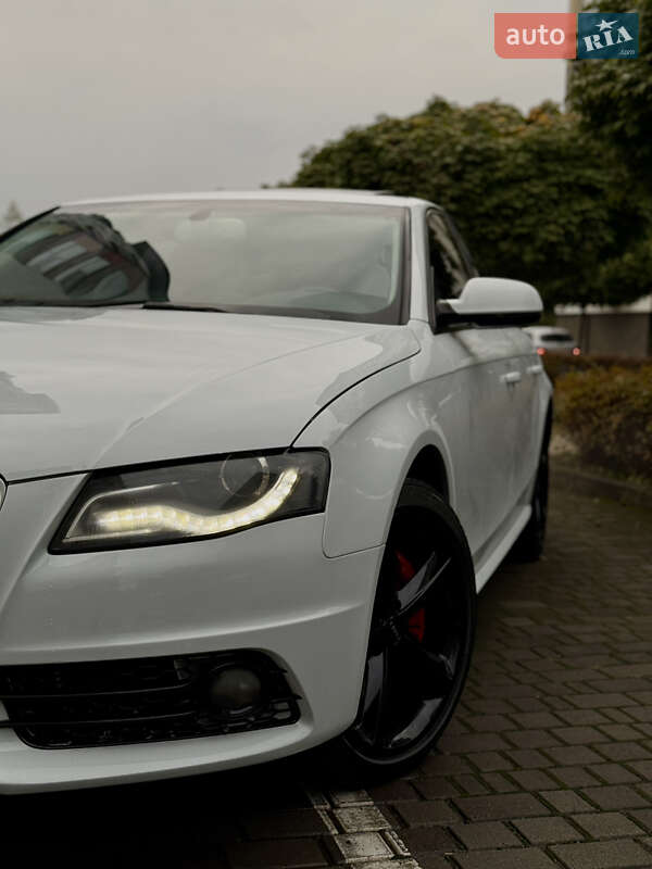 Седан Audi A4 2012 в Ивано-Франковске