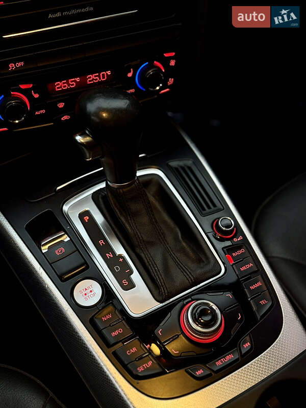 Седан Audi A4 2012 в Ивано-Франковске