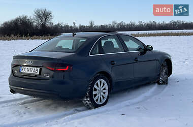 Седан Audi A4 2012 в Краснограде