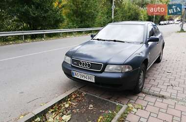 Седан Audi A4 1995 в Рахове