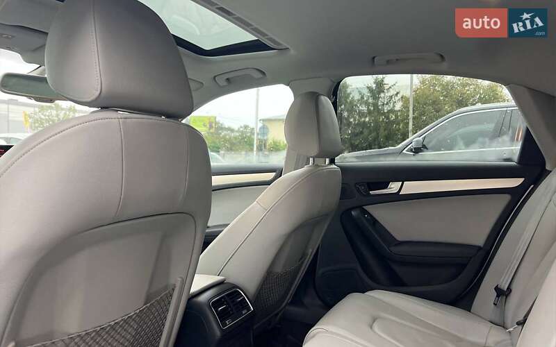 Седан Audi A4 2013 в Ивано-Франковске