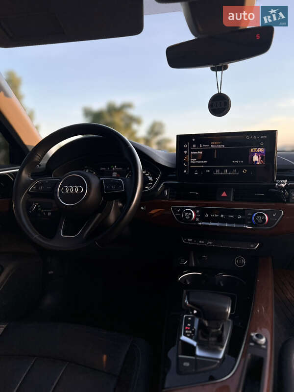 Седан Audi A4 2020 в Киеве