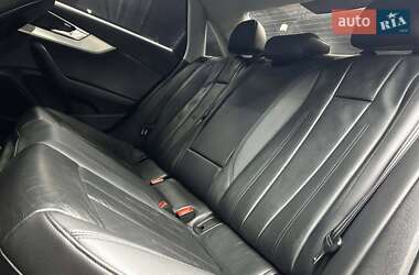 Седан Audi A4 2015 в 