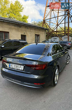 Седан Audi A4 2018 в Львове