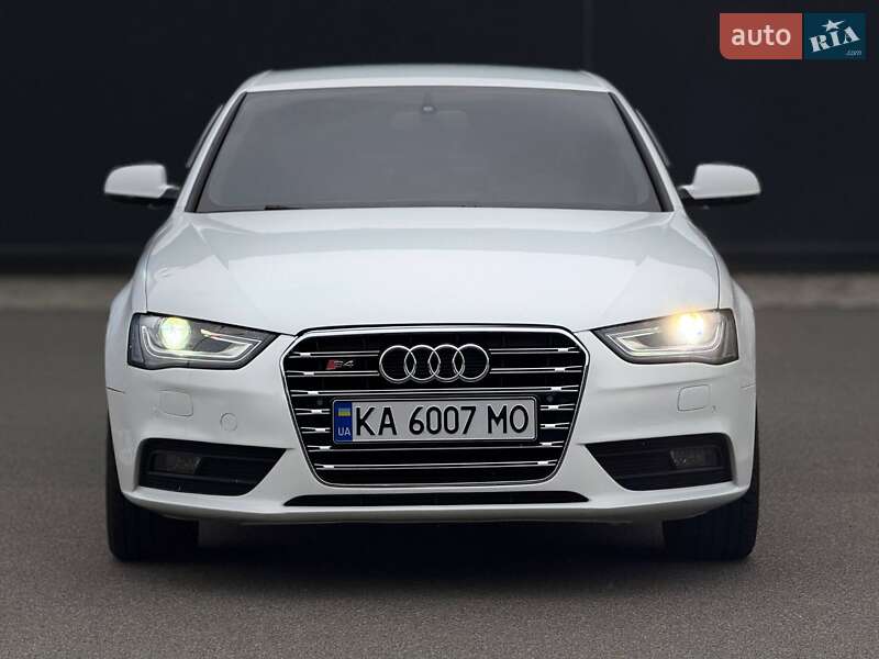 Седан Audi A4 2012 в Киеве