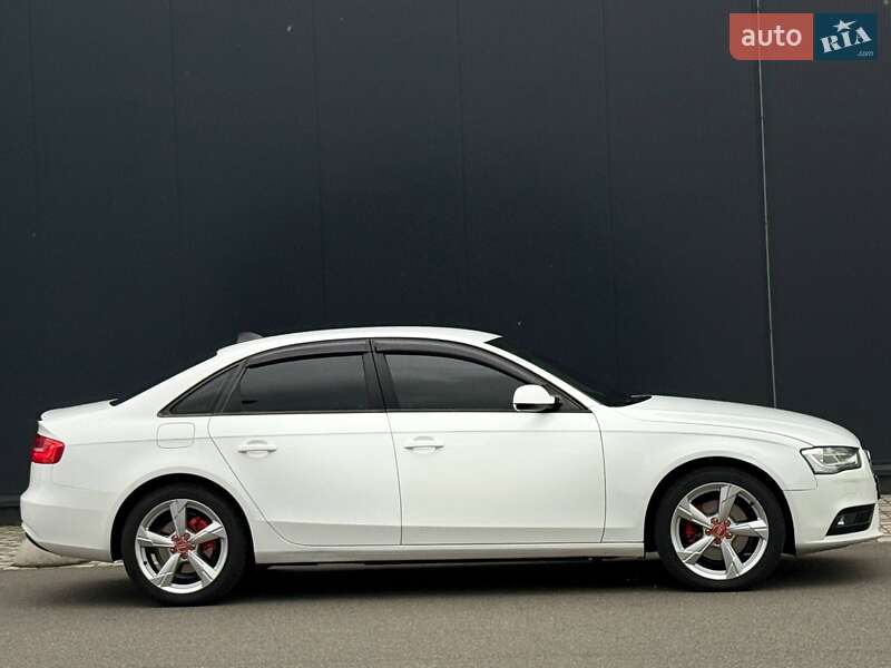 Седан Audi A4 2012 в Киеве