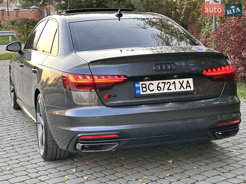 Седан Audi A4 2024 в Львове