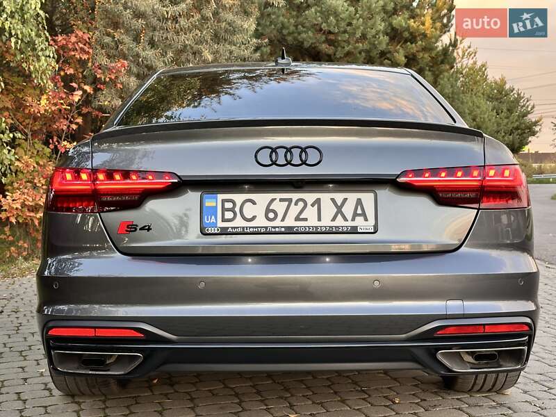 Седан Audi A4 2024 в Львове