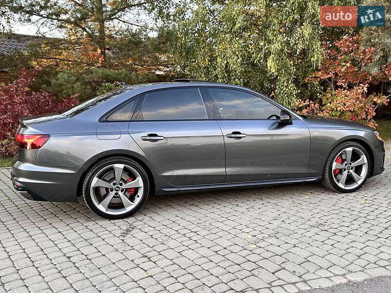 Седан Audi A4 2024 в Львове