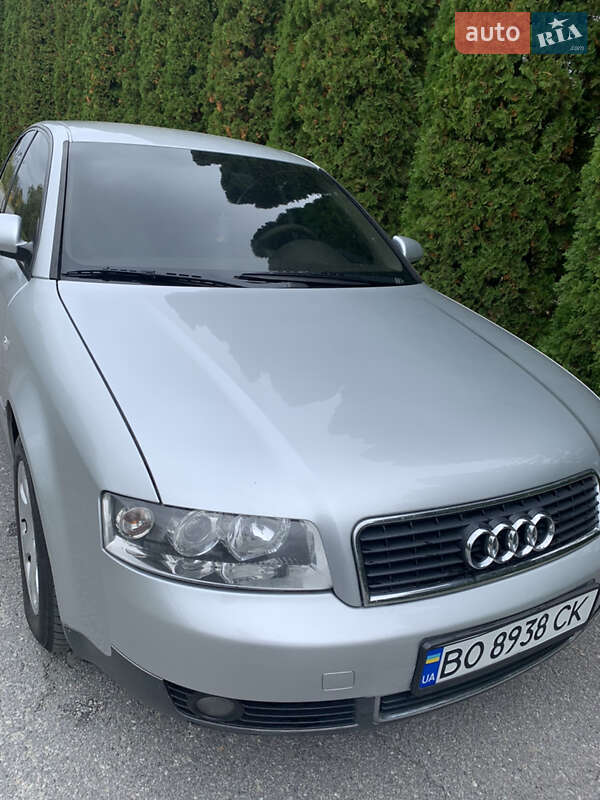 Седан Audi A4 2001 в Зборове