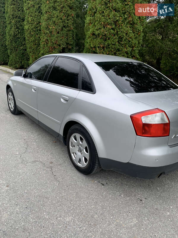 Седан Audi A4 2001 в Зборове