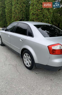 Седан Audi A4 2001 в 