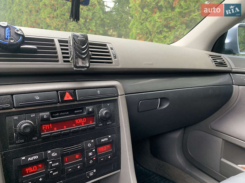 Седан Audi A4 2001 в Зборове