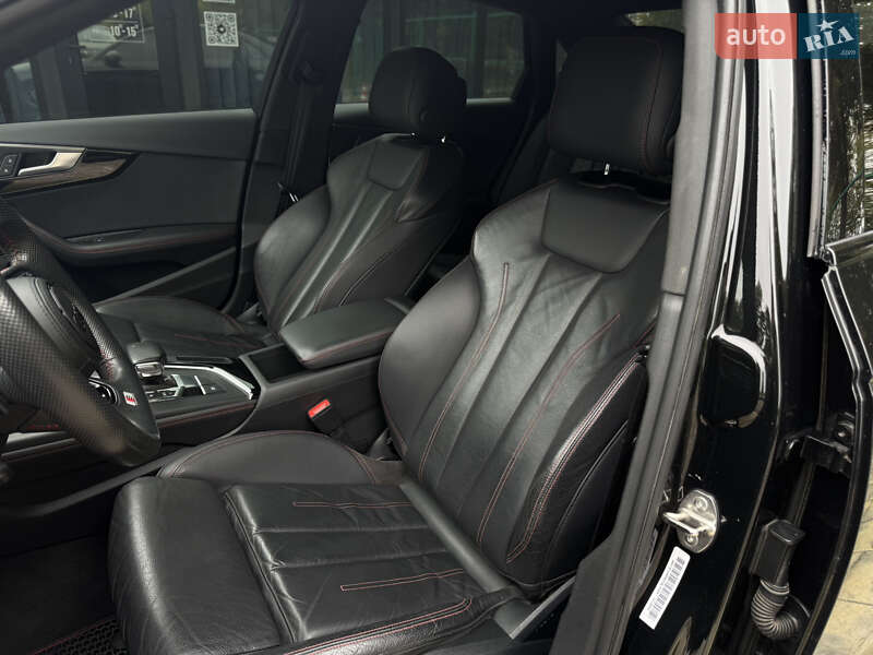 Седан Audi A4 2017 в Ивано-Франковске